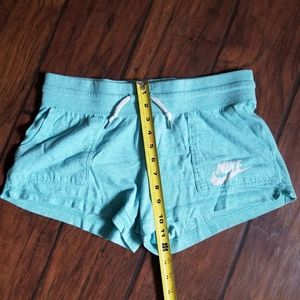 🎉HP🎉 Nike aqua colored shorts